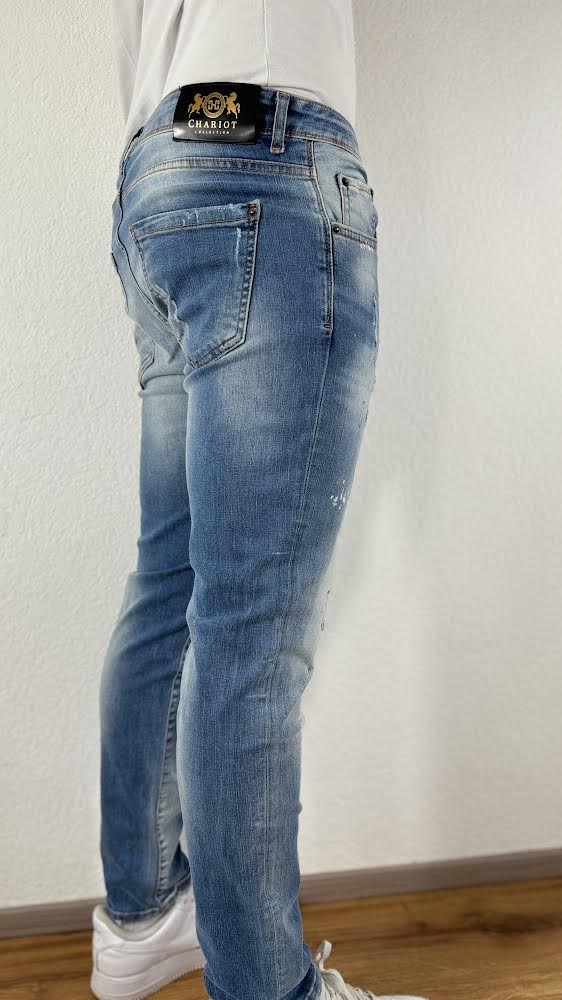 Hellblaue Jeans